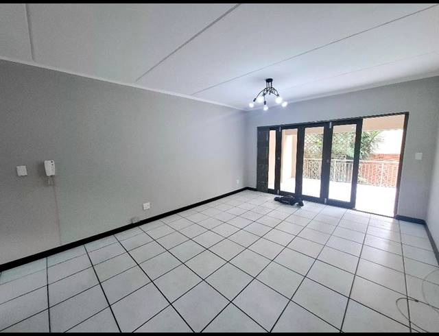 2 BEDROOM PROPERTY TO RENT IN SUNNINGHILL